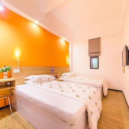 Orange Boutique Theme Transit Hotel Guangzhou Baiyun Airport Branch Екстериор снимка